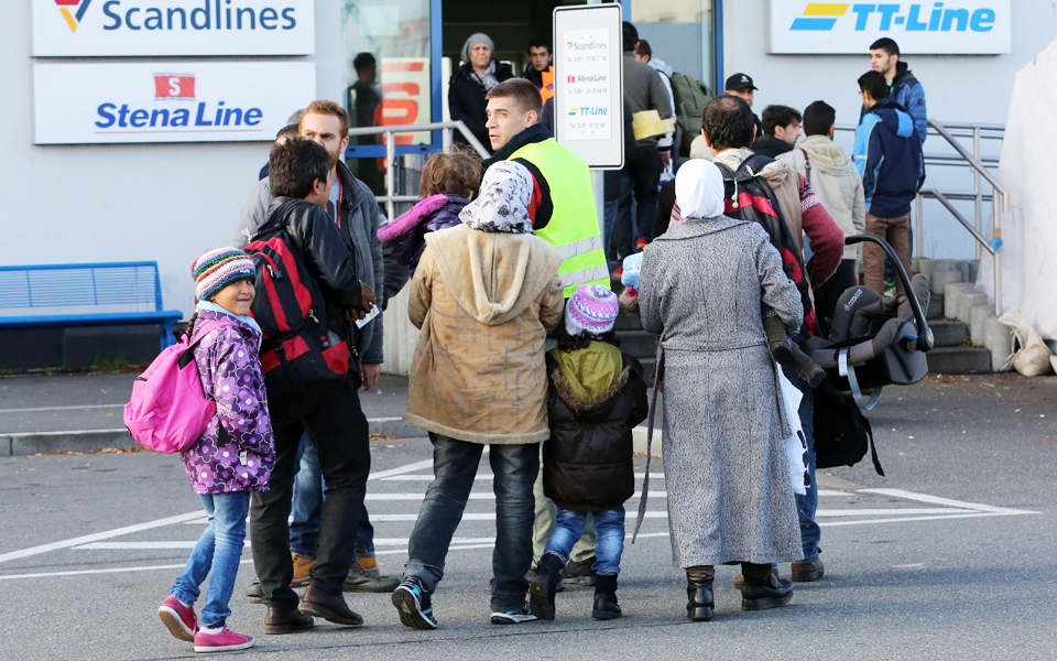 ιρακινοί-πρόσφυγες-εγκαταλείπουν-μα-2122031