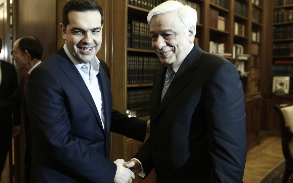 ενημέρωση-παυλόπουλου-από-τσίπρα-για-2123177