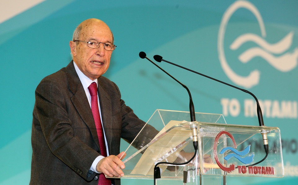 ηχηρή-παρέμβαση-σημίτη-στο-συνέδριο-τ-2124187