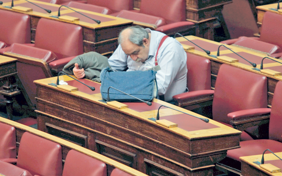 αν-όμως-σκέπτεται-με-τα-πόδια-2122907