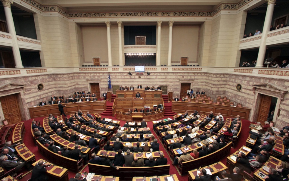 ενός-λεπτού-σιγή-για-τα-θύματα-του-αιγα-2123196