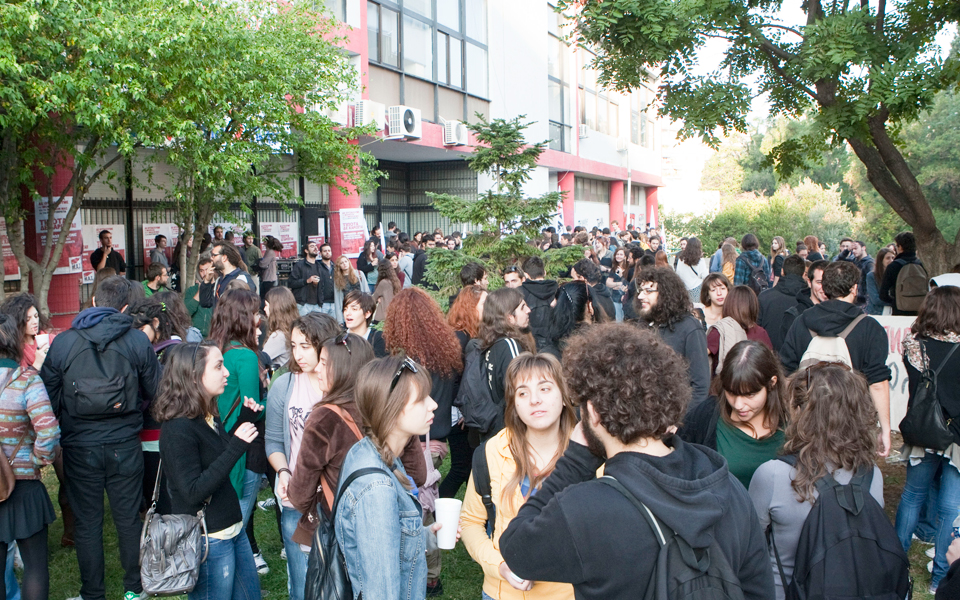αντιδράσεις-για-τις-ισλαμικές-σπουδέ-2123403