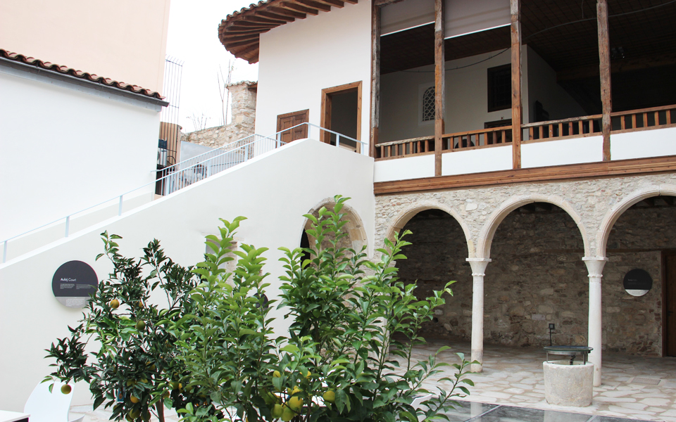 το-αρχοντικό-των-μπενιζέλων-στην-πλάκ-2123524