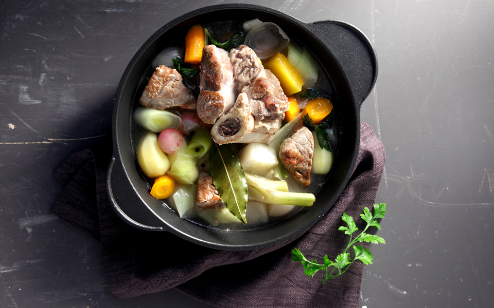 βραστό-μοσχάρι-με-χειμωνιάτικα-λαχαν-2120763