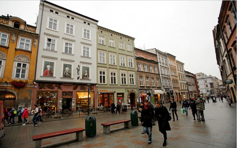 μεγάλη-ζήτηση-για-γραφεία-στην-πολωνί-2123113