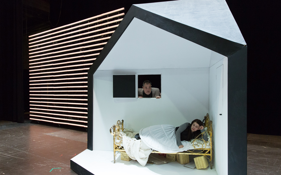 ο-κουρέας-γίνεται-200-ετών-2120771