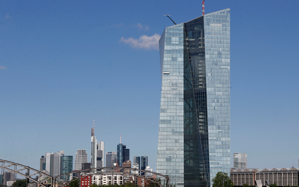 δεν-αποκλείει-νέα-μέτρα-στήριξης-η-εκτ-2122351