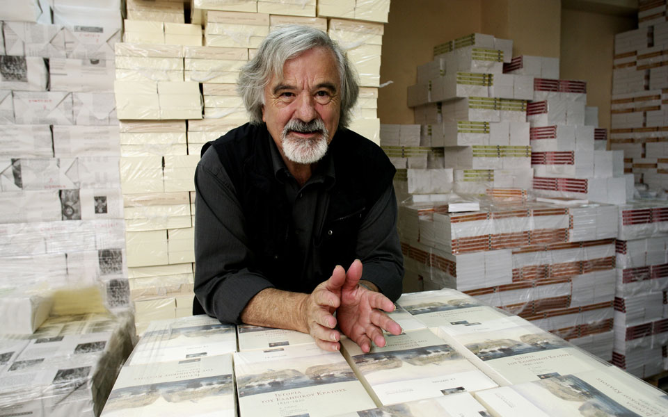 xάινς-ρίχτερ-για-όλα-φταίει-το-πελατεια-2122536