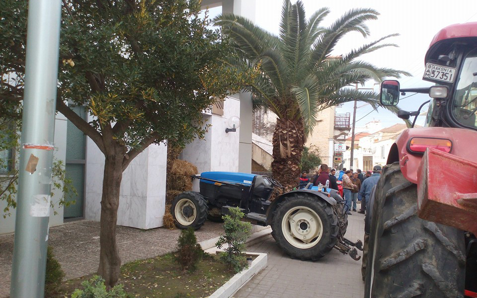 συγκέντρωση-στην-εβζ-πραγματοποιούν-2122687