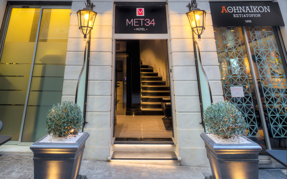 μητροπόλεως-πέντε-αστέρων-αλλά-και-πα-2122899