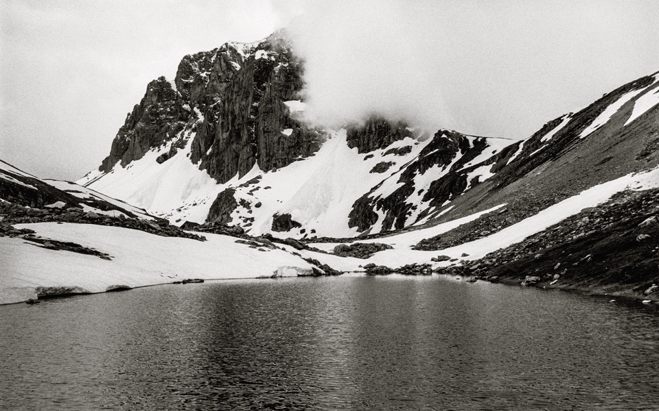 το-δέος-και-η-μελαγχολία-της-πίνδου-2121946