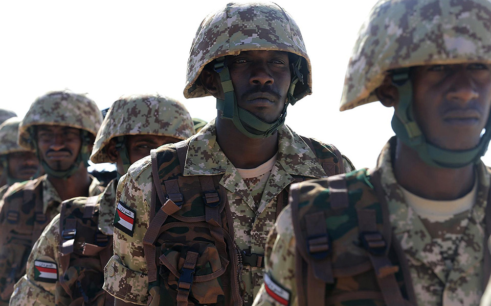 σουδάν-18-νεκροί-από-επίθεση-σε-στρατόπ-2122846