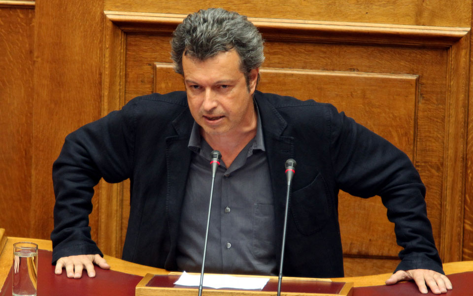 π-τατσόπουλος-ο-τσίπρας-είναι-η-αλίκη-2124232