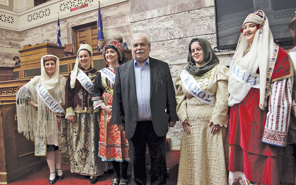 το-σόλο-της-σίας-και-η-νέα-της-coupe-2124723