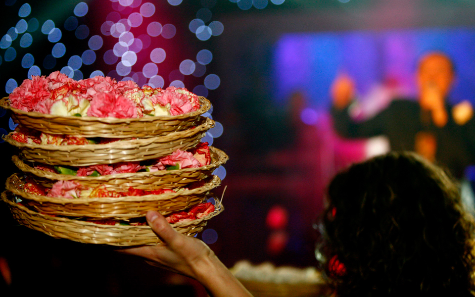 θέλω-στα-μπουζούκια-μεσημέρι-να-με-πα-2127753