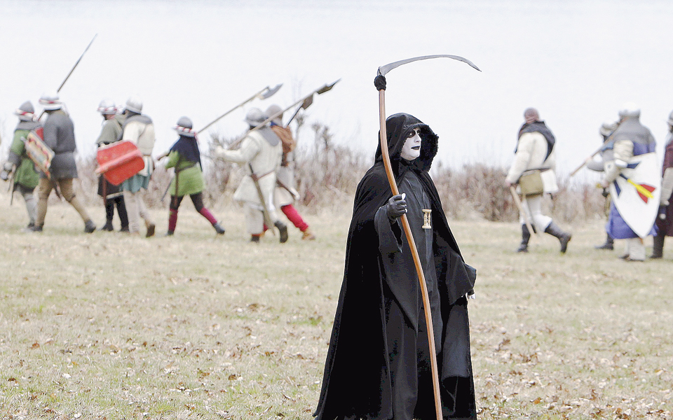 ποιος-μας-σώζει-από-τον-εαυτό-μας-2128110