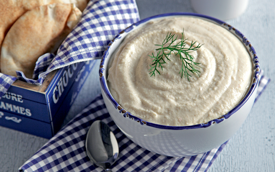 ταραμοσαλάτα-με-λευκό-ταραμά-2125500