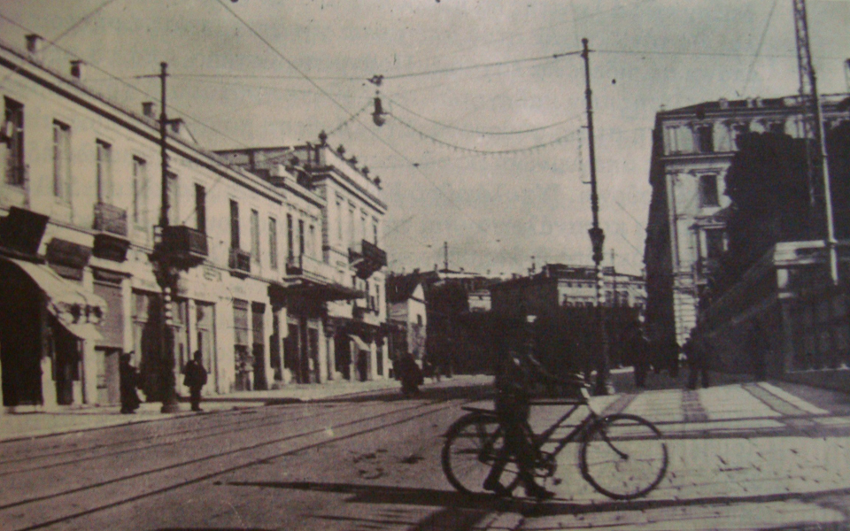 ενας-μικρός-αθηναίος-το-1914-που-θα-ήθελε-ν-2125723