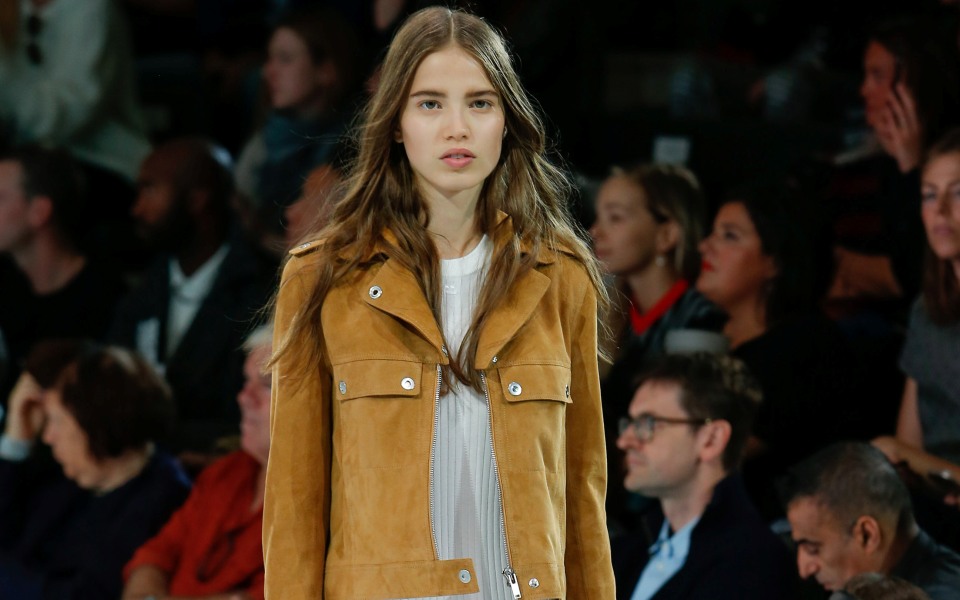 suede-chic-πανωφόρια-για-μοντέρνες-εμφανίσει-2124976