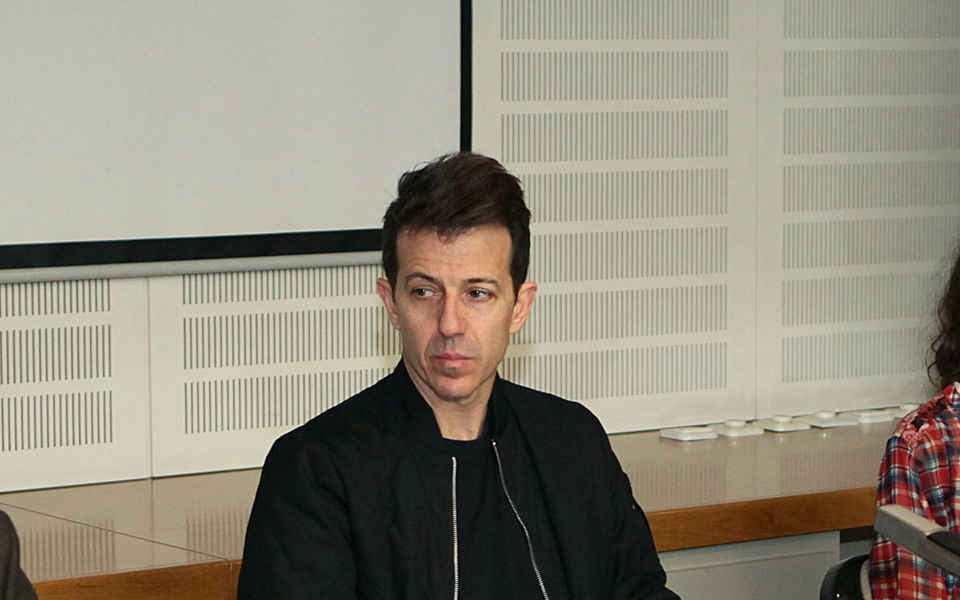 αντ-φωνιαδάκης-μια-επιλογή-που-συσπει-2124532