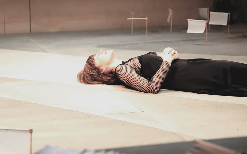 το-πικρό-ιψενικό-λυκόφως-2127598