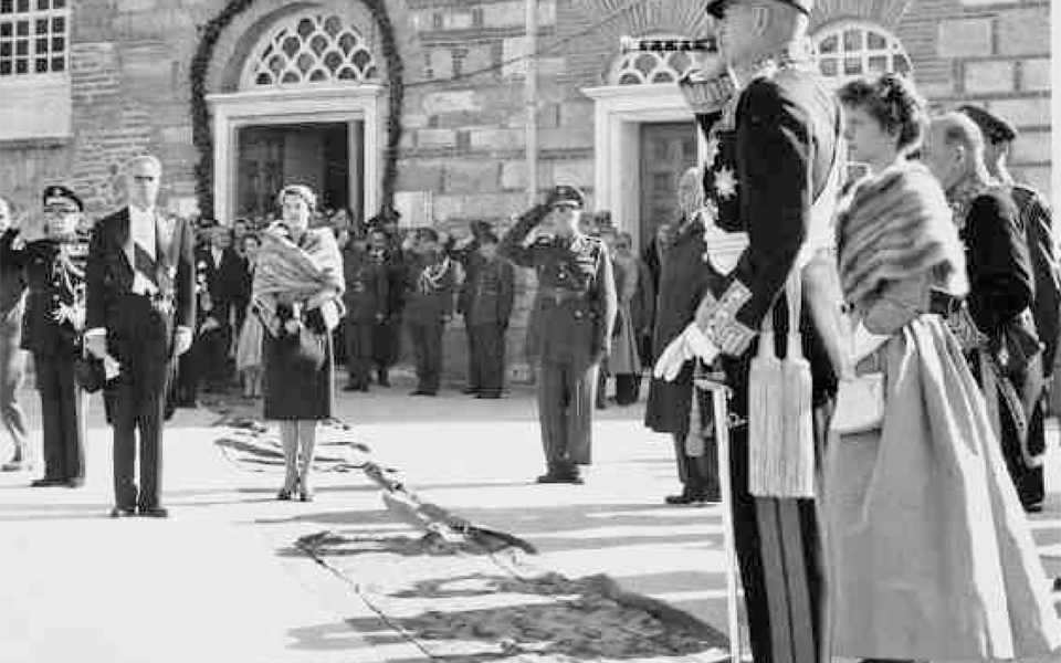 η-παραίτηση-του-κων-καραμανλή-2126894