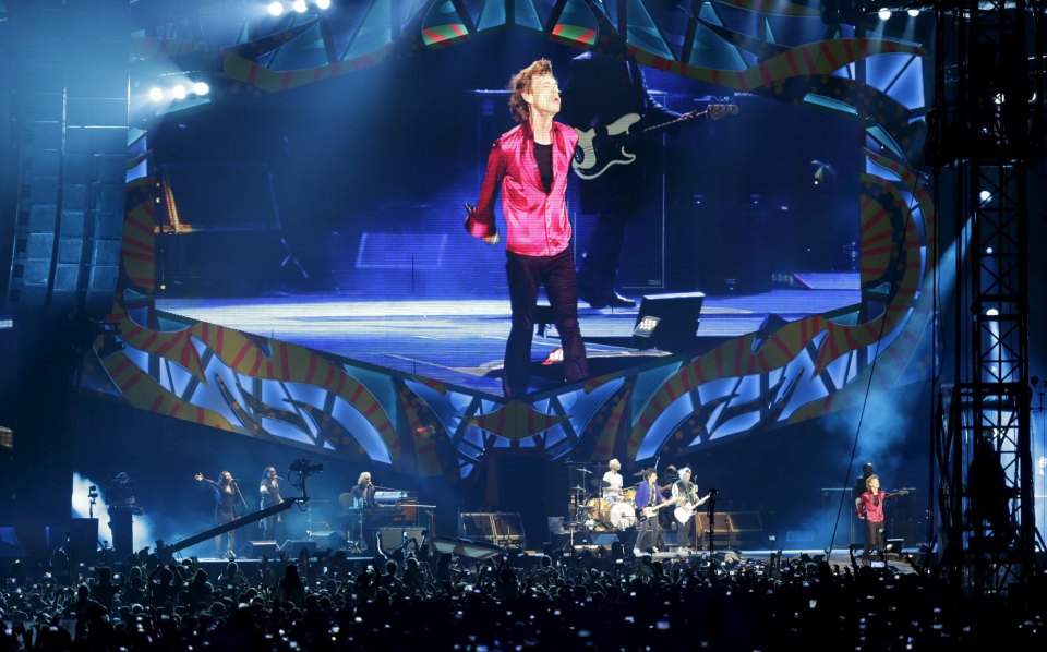 εκατοντάδες-χιλιάδες-θεατές-στην-συν-2127914