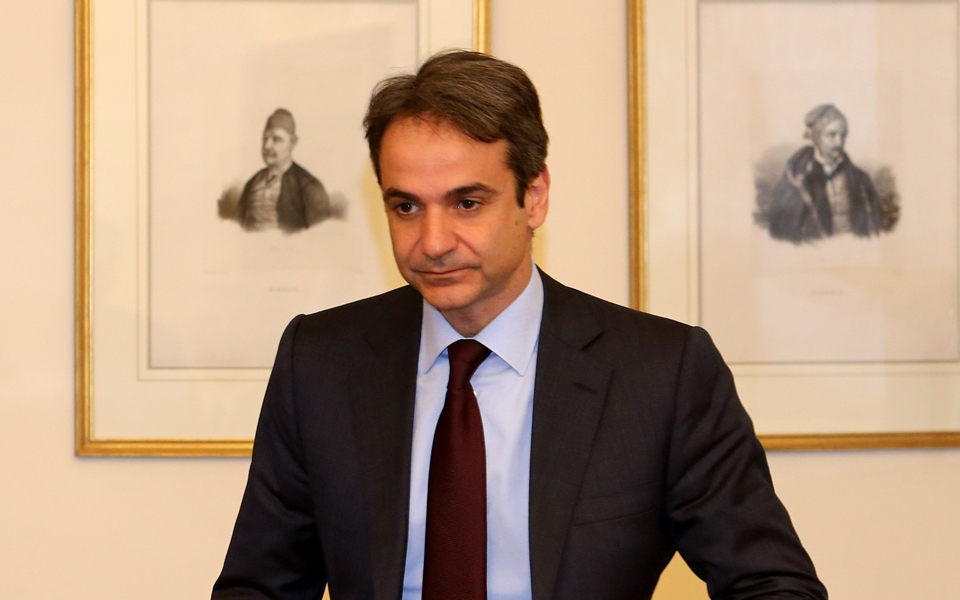 τα-μάτια-στον-τσίπρα-τα-αυτιά-στο-κόμμα-2126885