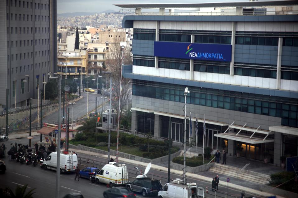 η-μετάγγιση-του-νέου-με-το-παλιό-2127840