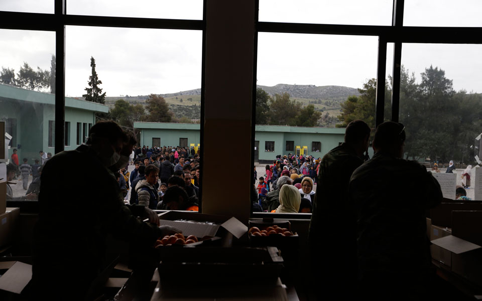 ασφυκτικά-γεμάτα-τα-κέντρα-φιλοξενία-2126409