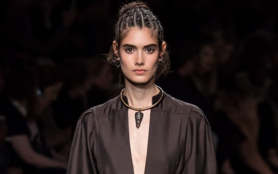 γοητευτικό-βλέμμα-5-tips-για-φαίνονται-τα-μ-2125570