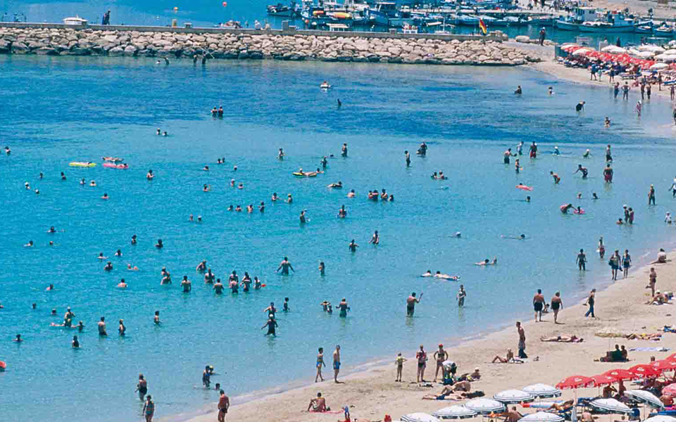 μονοψήφια-αύξηση-τουριστικών-αφίξεω-2129185