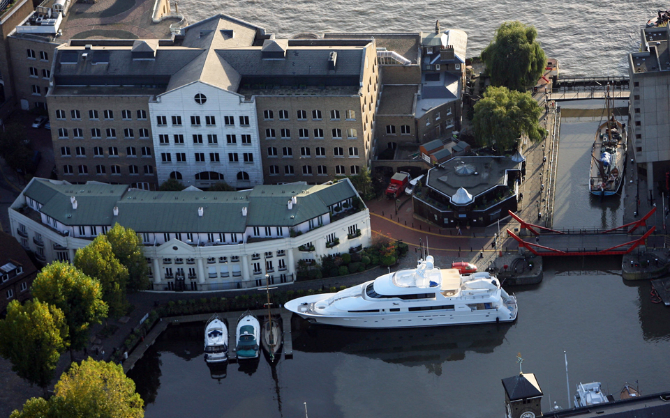 ενδεχόμενο-brexit-ρίχνει-τις-τιμές-στις-πολ-2129642