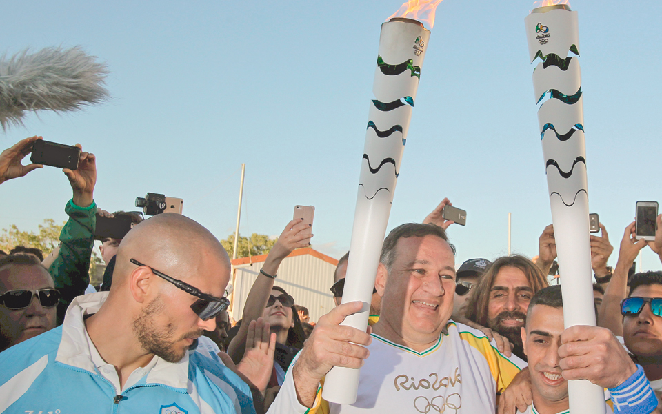 κομμουνιστής-και-κομψευόμενος-2131773