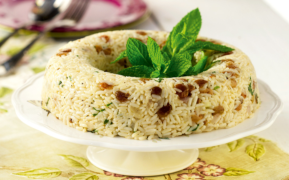 πιλάφι-με-σταφίδες-κόλιανδρο-και-δυόσ-2131391