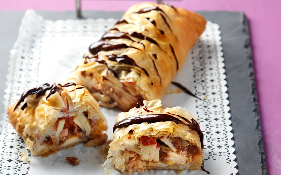 στρούντελ-με-μήλο-και-χαλβά-του-μπακάλ-2128950