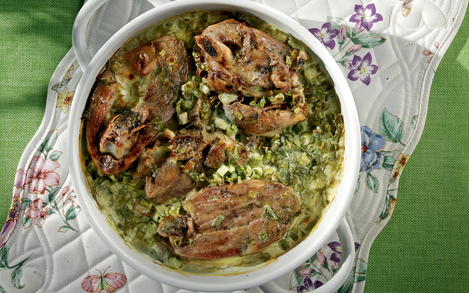 νταβάς-του-πασά-αρνί-με-γιαούρτι-και-μυ-2131170