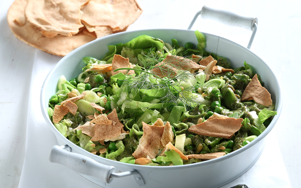 μαρουλοσαλάτα-με-σάλτσα-αντζούγιας-κ-2130088