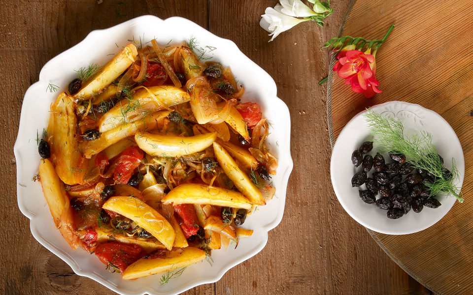 πατάτες-φούρνου-με-μάραθα-και-σταφιδο-2131398