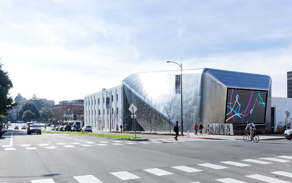 τέχνη-με-περιτύλιγμα-από-χάλυβα-2130472