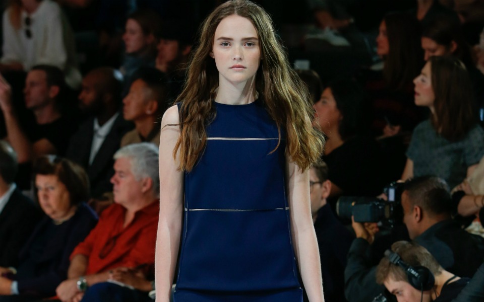 8-φορέματα-που-δεν-πρέπει-να-λείπουν-από-2130026