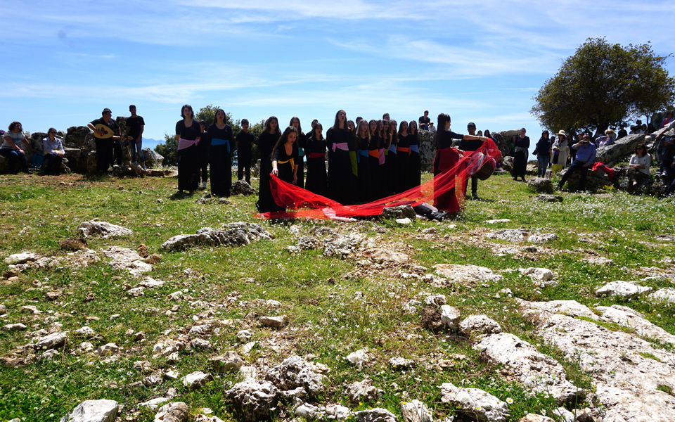 το-διάζωμα-ενώνει-την-ηπειρο-2131127