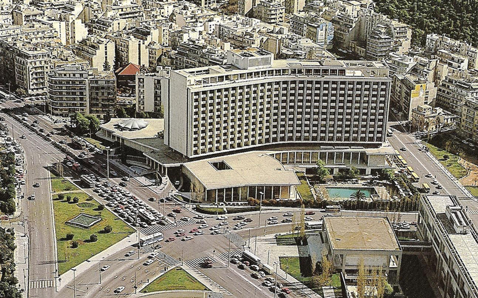 οι-δημοσιογράφοι-θα-περιμένουν-στο-λό-2131305