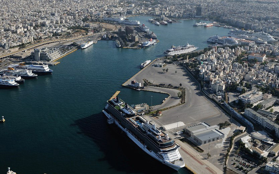 μυρίζει-μπαρούτι-κάτω-στο-λιμάνι-τ-2132095