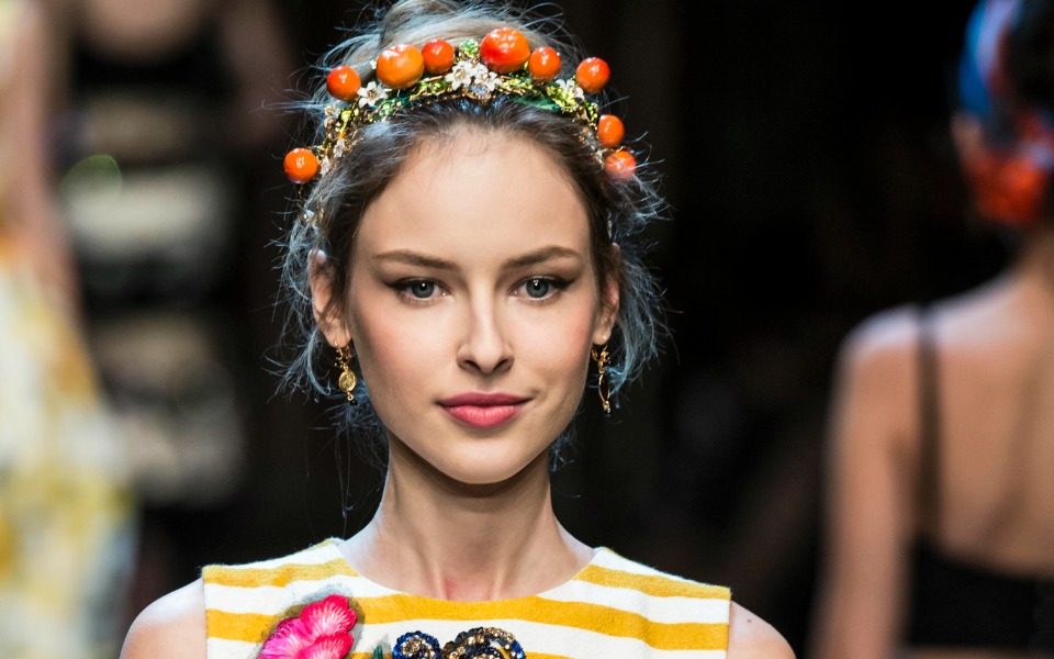 μοντέρνα-αξεσουάρ-δίνουν-στιλ-στα-ανο-2131541