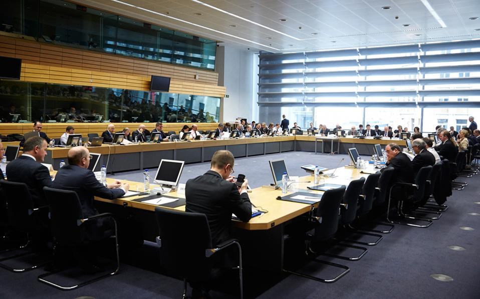 επιπλέον-σκληρά-μέτρα-ζητούν-οι-θεσμο-2129390