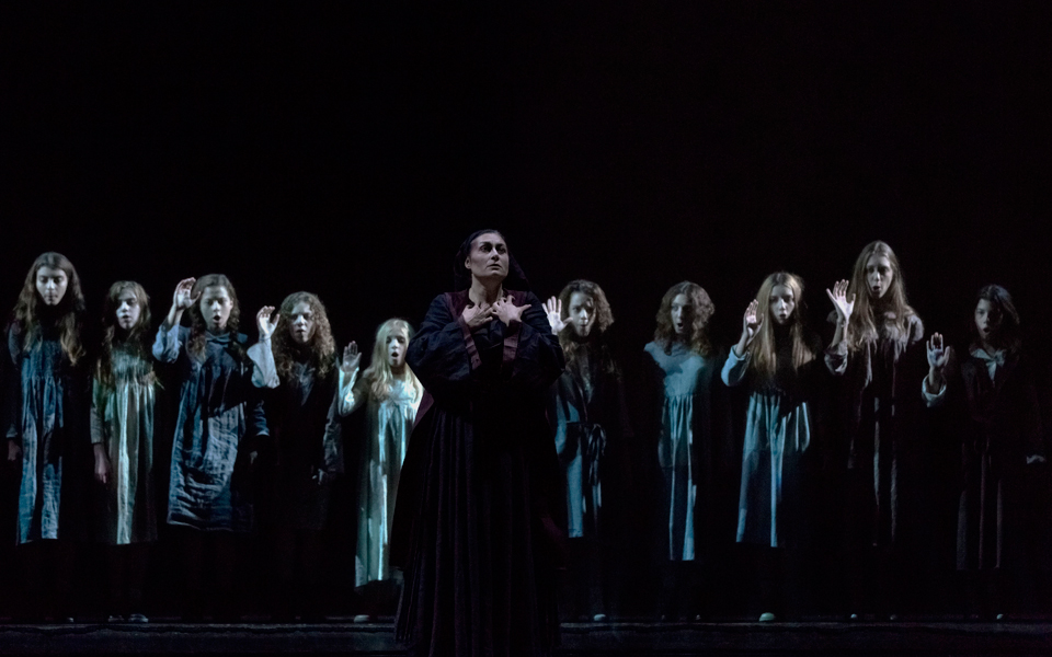 φόνισσα-δοκιμή-στην-ελληνικότητα-2130377