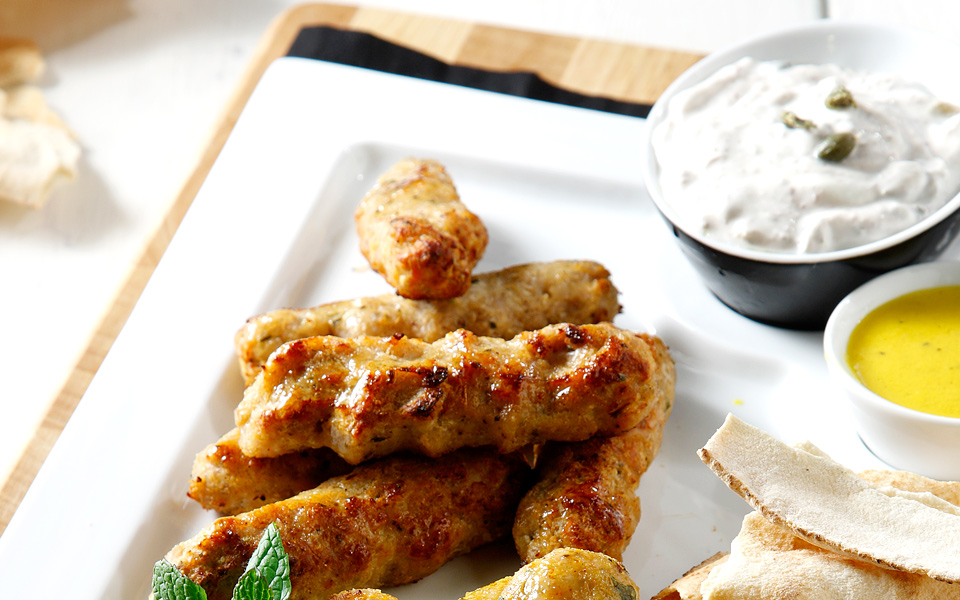 κεμπάπ-από-γαλοπούλα-με-σάλτσα-γιαουρ-2129783