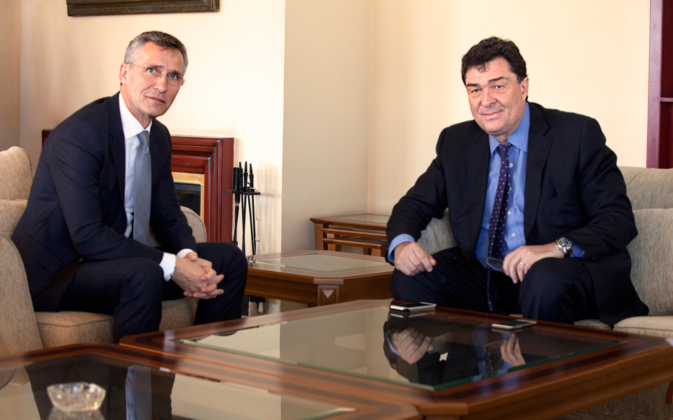 γενς-στόλτενμπεργκ-πλατφόρμα-συνερ-2131509