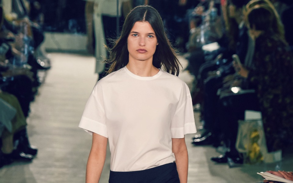 μοντέρνα-τ-shirts-για-την-άνοιξη-2130027